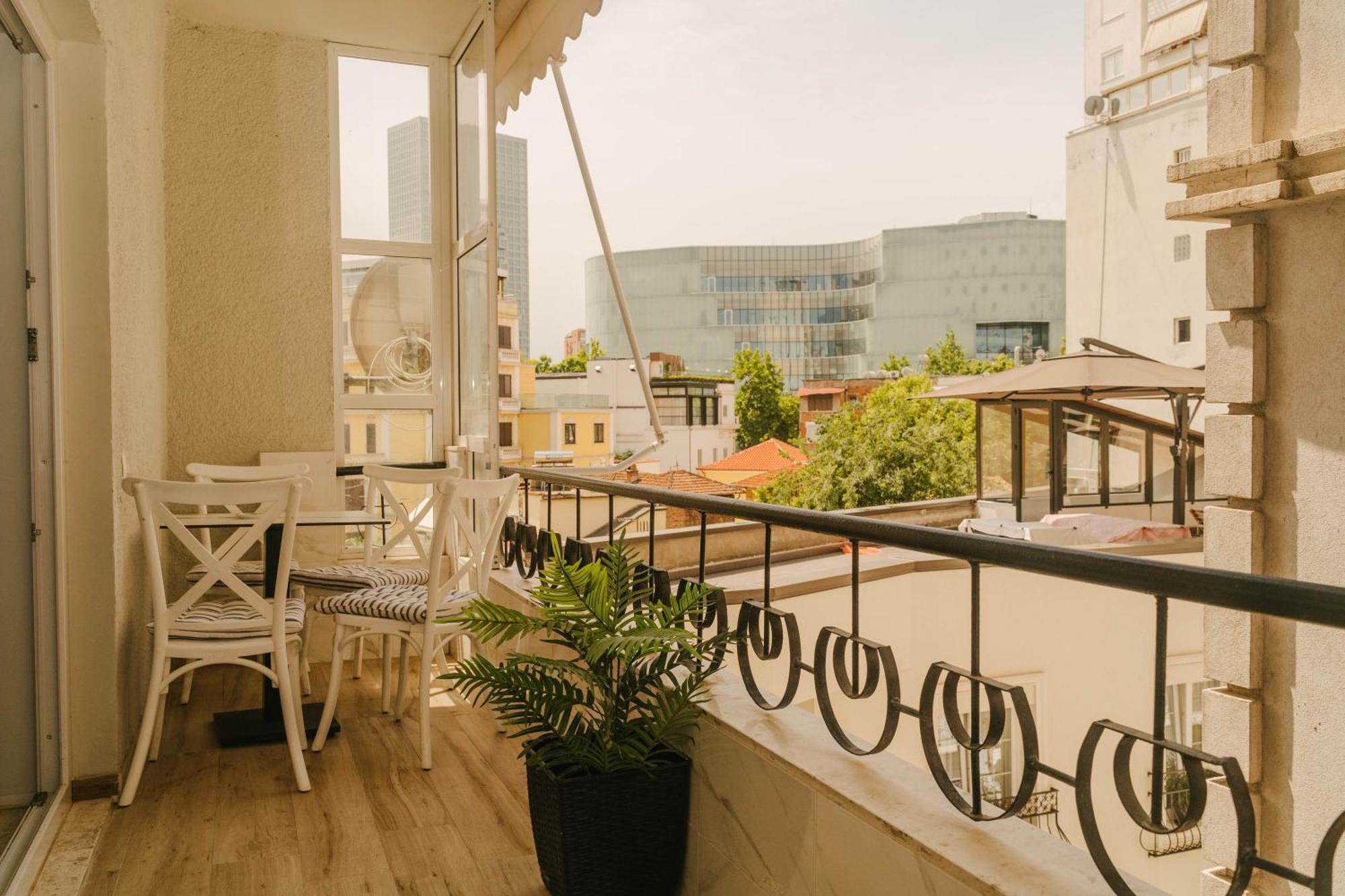 Studio Flat In Heart Of Tirana Exterior foto